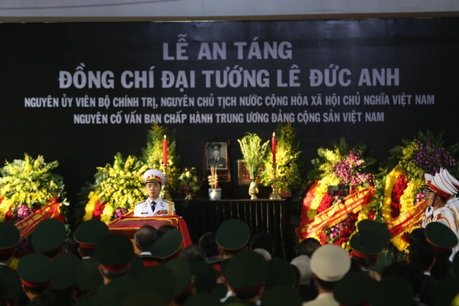 dua tang dai tuong Le Duc Anh anh 7