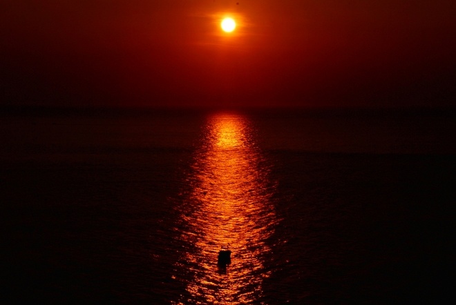 Bình minh trên đảo Bình Hưng – Cam Ranh –Khánh Hòa. Đây là một trong những điểm du lịch thu hút nhiều du khách trong thời gian gần đây.