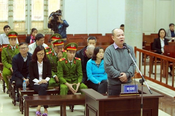 Em trai Dinh La Thang anh 2