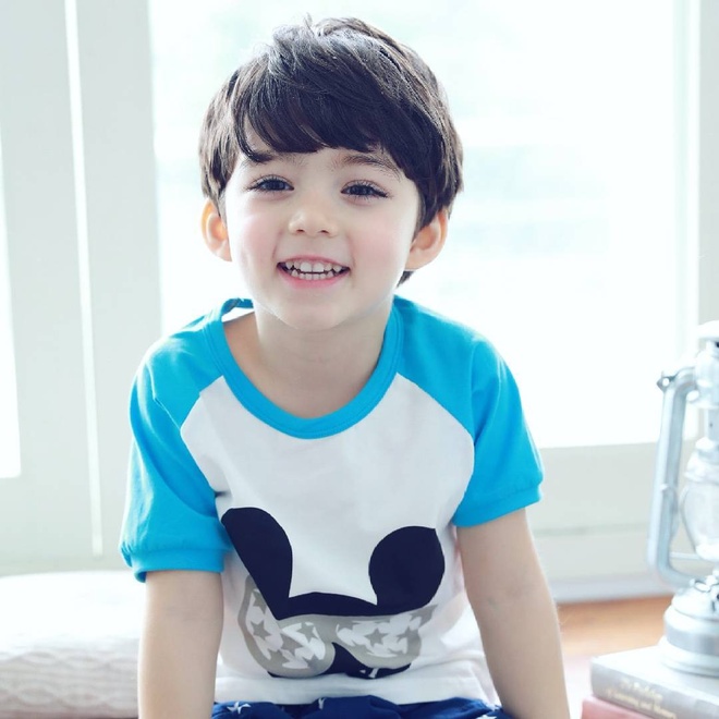 Hc. 4-year-old boy is dubbed 'the most handsome child angel in the ...