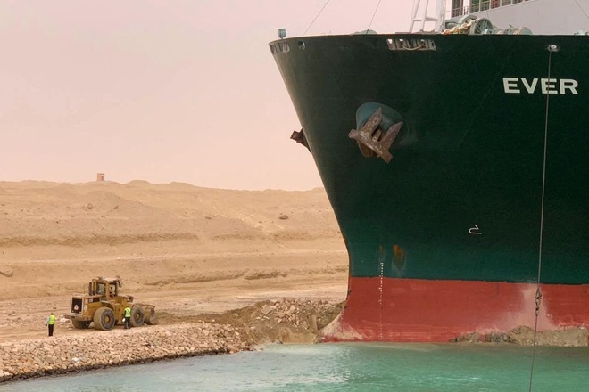 con tau mac ket o kenh dao Suez anh 1