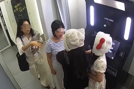 hanh hung o photobooth anh 1
