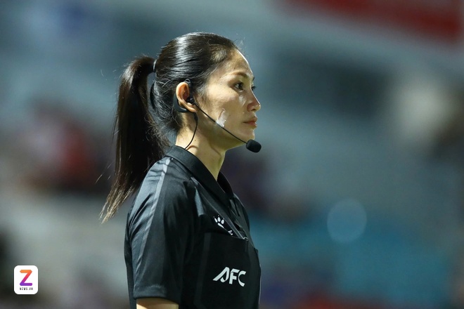 trọng tài ảnh 1 trong tai anh 1