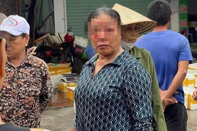 xịt nước ảnh 1 xit nuoc anh 1
