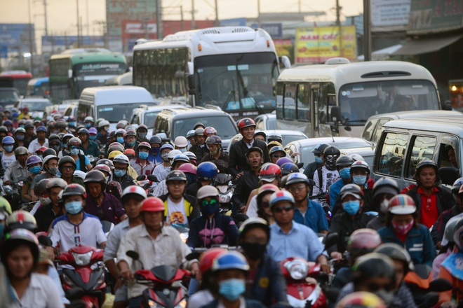 Un tac cua ngo phia nam sau tet duong lich anh 10