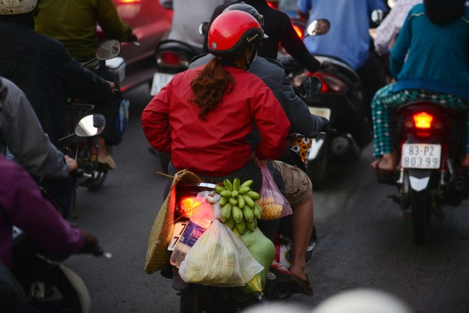 Un tac cua ngo phia nam sau tet duong lich anh 12