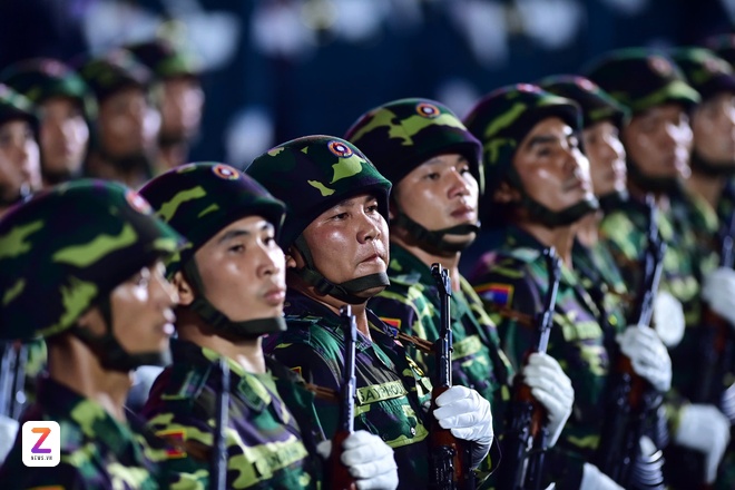 so duyet dai le 30/4 anh 48