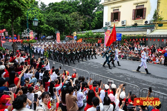 Tong duyet dieu binh A80 anh 131