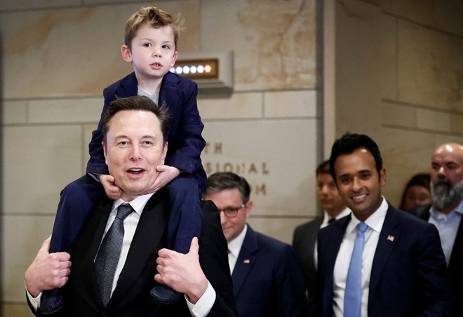 Khoảnh khắc nghịch ngợm của con trai Elon Musk trong Phòng Bầu dục - Đời  sống