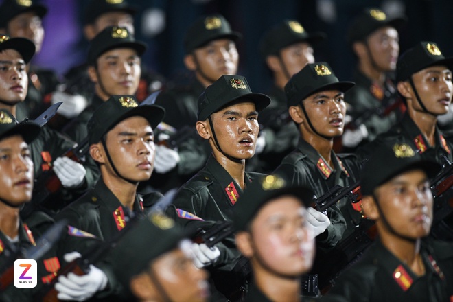 so duyet dai le 30/4 anh 1