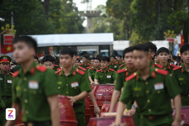 so duyet dai le 30/4 anh 21