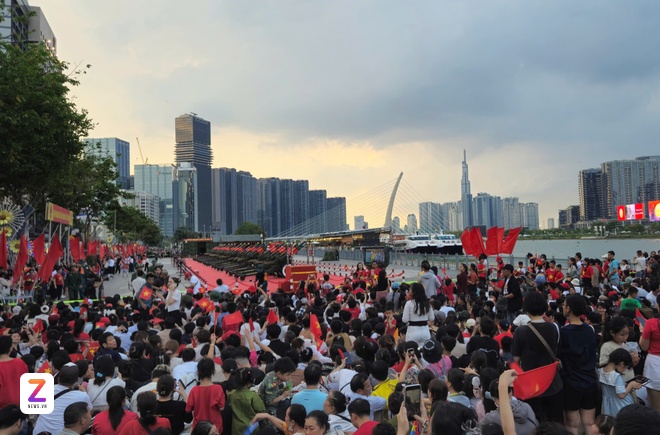 so duyet dai le 30/4 anh 26