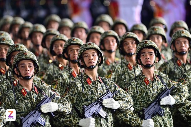 so duyet dai le 30/4 anh 49