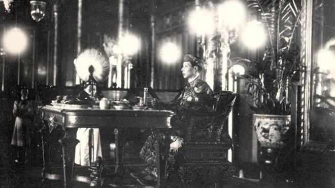 Gia Long,  Khai Dinh,  ngu thien,  Bao Dai,  vua nha Nguyen anh 1