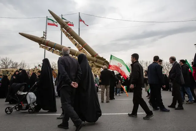 Người dân Iran hoang mang trước chiến tranh | Znews.vn