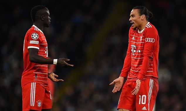 Mane dam cau thu Bayern anh 1