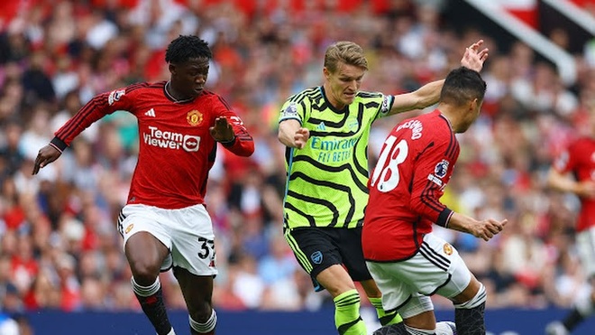 Rooney tố cầu thủ MU giả chấn thương - Thể thao