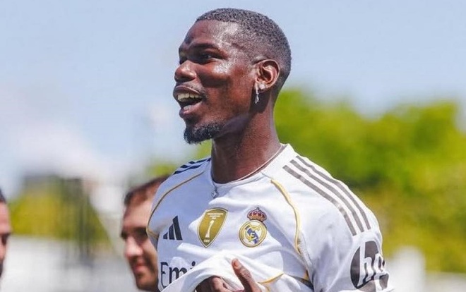 Pogba gây chú ý khi khoác áo Real - Thể thao