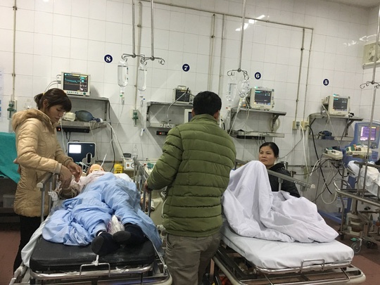 nhap vien ngay tet anh 1