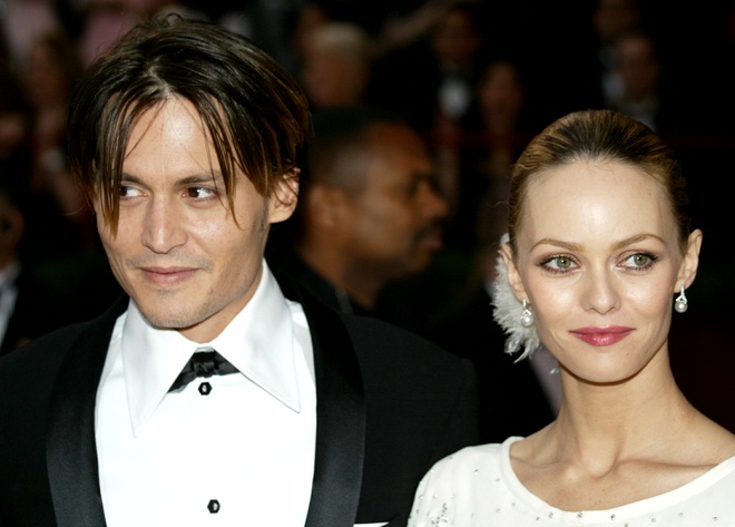 Bạn gái cũ viết tâm thư bênh vực Johnny Depp - Sao Hollywood