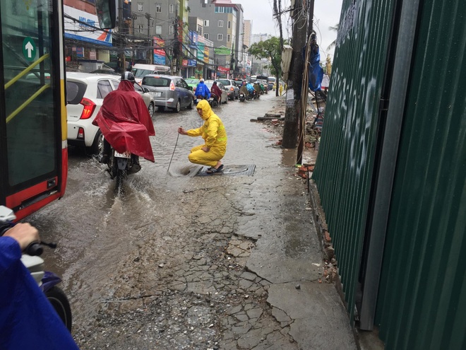 Ha Noi ngap lut do mua lon anh 8