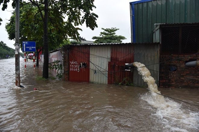 Ha Noi ngap lut do mua lon anh 12