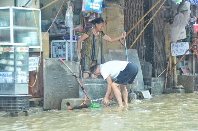 Ha Noi ngap lut do mua lon anh 19