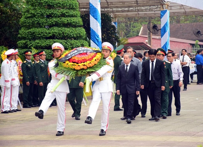 Quoc tang dai tuong le duc anh anh 23