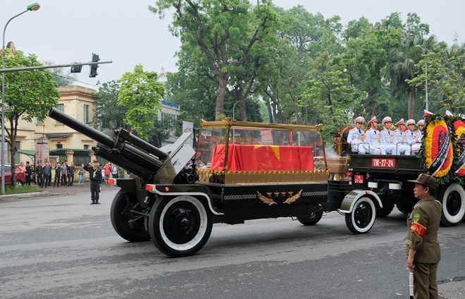 Quoc tang dai tuong le duc anh anh 10