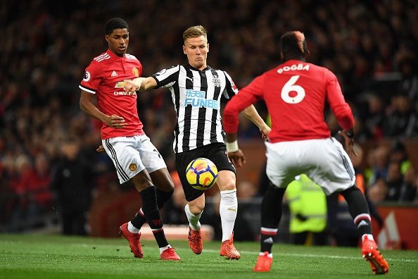 Man Utd vs Newcastle: Pogba,  Ibrahimovic tro lai anh 18