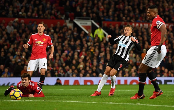 Man Utd vs Newcastle: Pogba,  Ibrahimovic tro lai anh 16