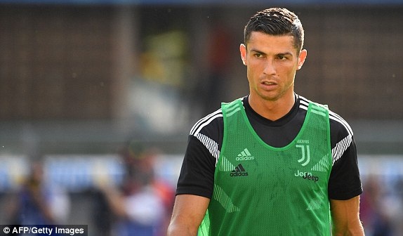 Ronaldo ra mat Serie A anh 13