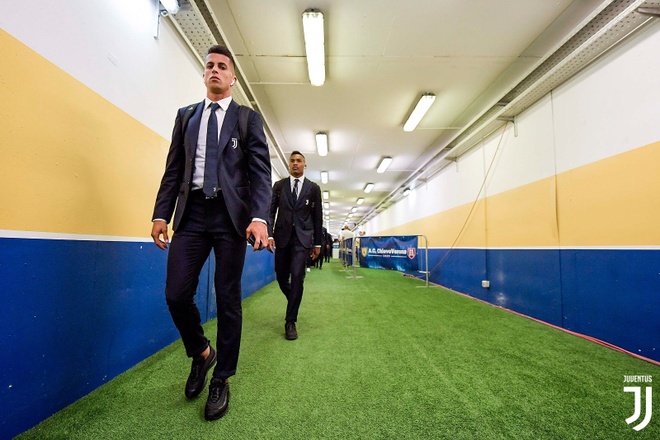 Ronaldo ra mat Serie A anh 7
