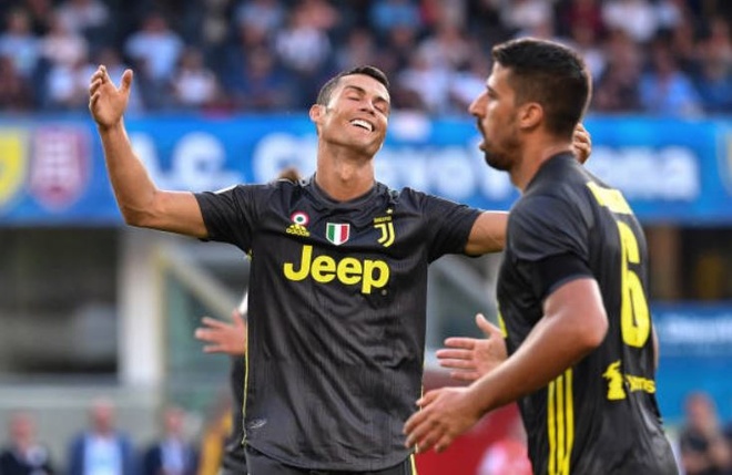 Ronaldo ra mat Serie A anh 36