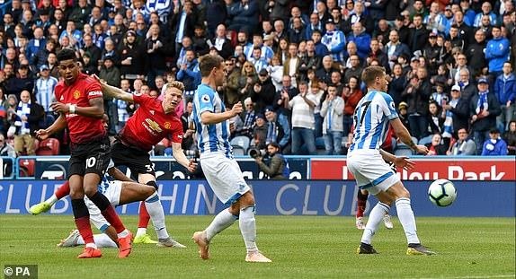 Truc tiep MU vs Huddersfield anh 12