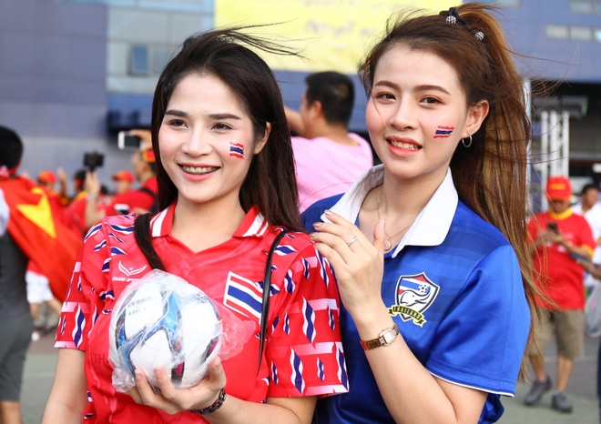 CDV Viet Nam,  doi tuyen Viet Nam,  Park Hang-seo,  King's Cup,  Thai Lan anh 14