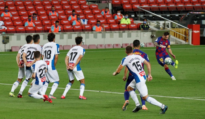 Barca vs Espanyol anh 13