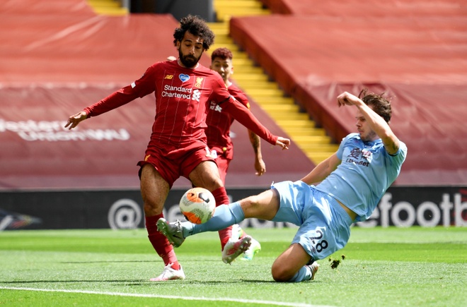 Liverpool gap Burnley anh 16