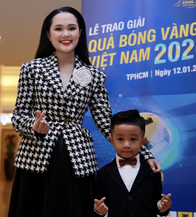 Le trao giai Qua bong Vang anh 15