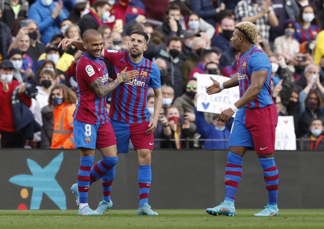 Barca dau Atletico Madrid anh 21