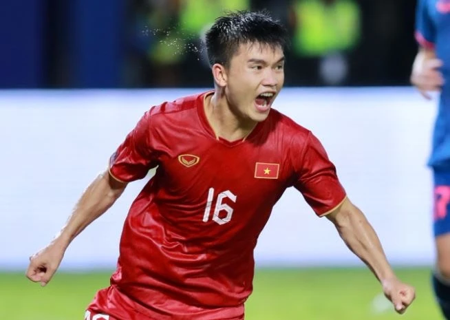 Viet Nam dau Thai Lan anh 1