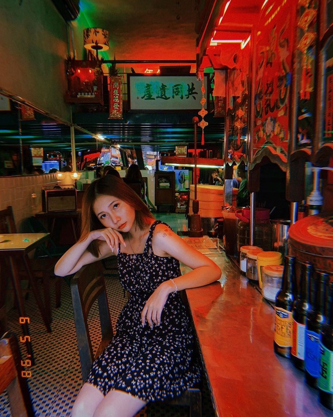 KHÔNG GIAN SỐNG ẢO ĐẸP NHƯ PHIM HONG KONG VỚI GAM MÀU NỔI BẬT