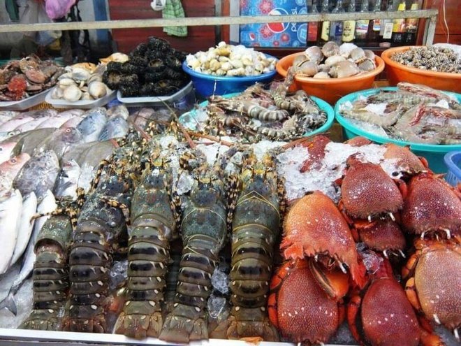 hải sản Đà Nẵng gần biển Mỹ Khê