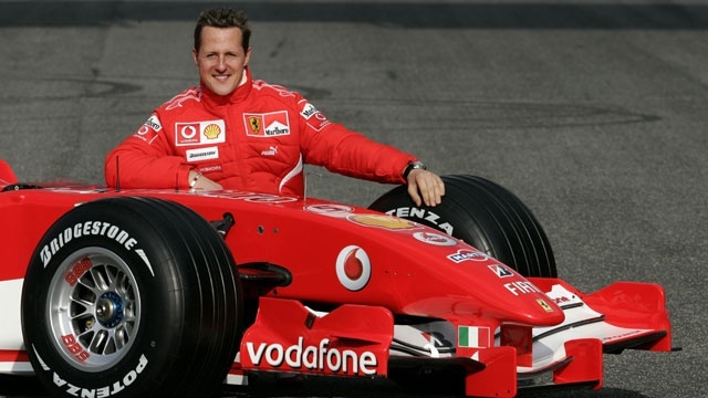 Xe đua F1 của huyền thoại Michael Schumacher được bán giá 7,5 triệu đô - Xe