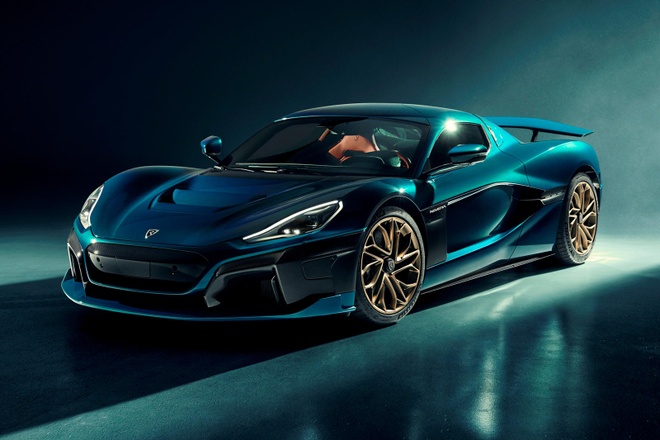 Người sáng lập Koenigsegg trở thành khách hàng của hãng xe đối thủ - Xe