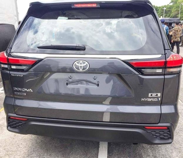 Toyota Innova 2023 ra mat anh 3