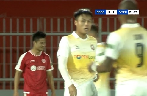 CLB Binh Dinh vs Viettel anh 18