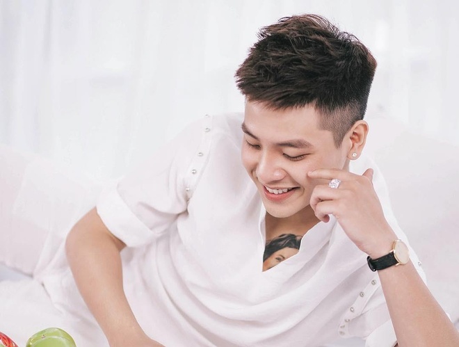 Rapper MCK với hình xăm mới, khẳng định là chiến binh 