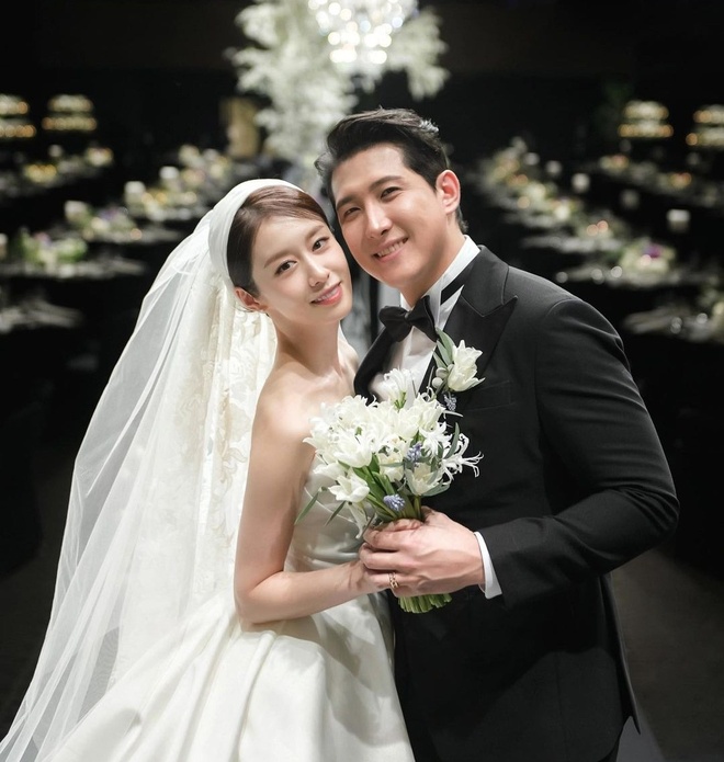 Erkaklar tanga porno Ayollarning BDSM hukmronligi