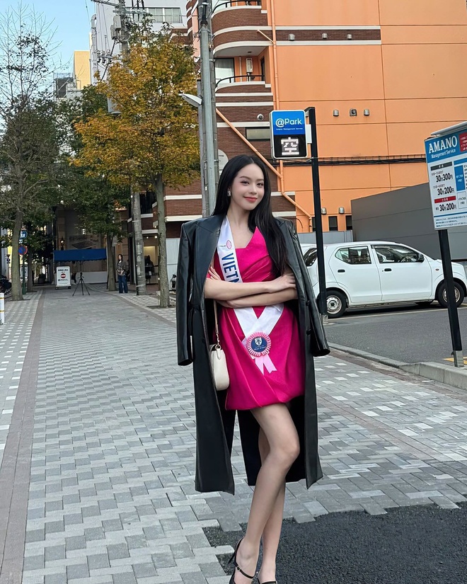 Thanh Thủy và 5 cô gái vừa đội vương miện hoa hậu | Znews.vn